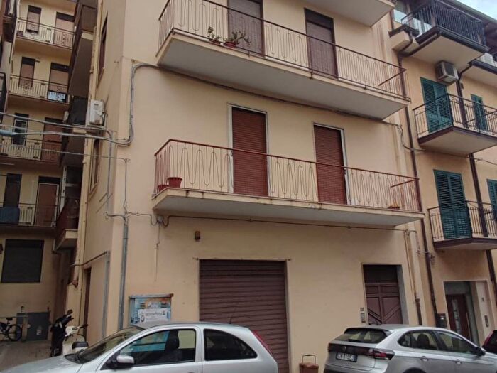 Appartamento con 5 locali in vendita in Via Enna, Centro, Sant'Agata di Militello
