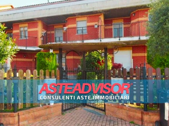 Casa con 6 locali in vendita in Via Cav A Autino, Brandizzo