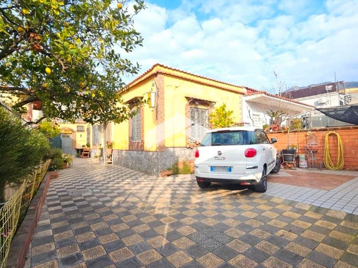 Casa trilocale in vendita in Via Vesuvio, Massa di Somma