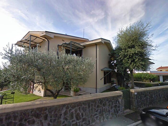 Appartamento quadrilocale in vendita in VIA LEONCAVALLO, Centro, Monsummano Terme