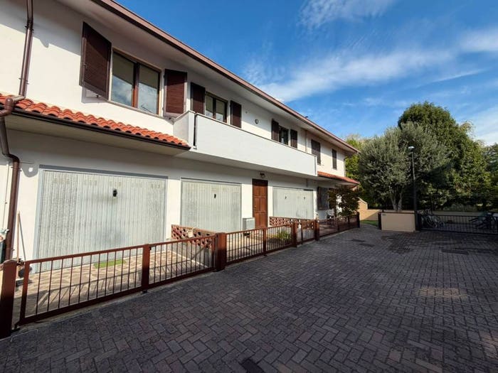 Casa trilocale in vendita in Via Giuseppe e Lorenzo Perosi, Centro, Mede
