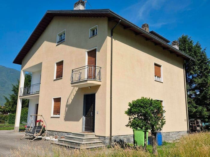 Casa con 6 locali in vendita in Via Giani, Somaggia, Samolaco