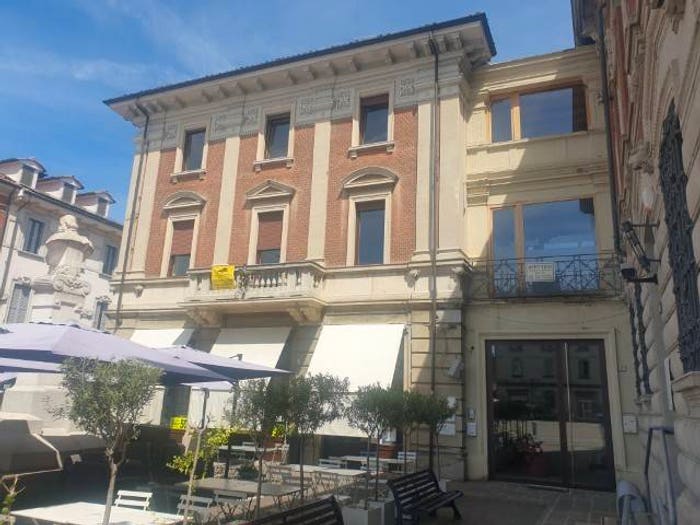 Casa con 6 locali in vendita in Corso Giacomo Matteotti, Centro, Castel San Giovanni