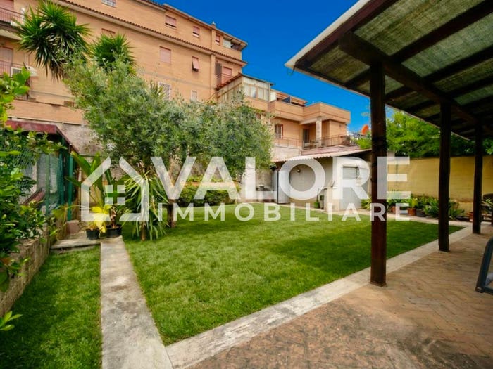 Appartamento trilocale in vendita in Via Luigi Carrer, Porta di Roma, Roma