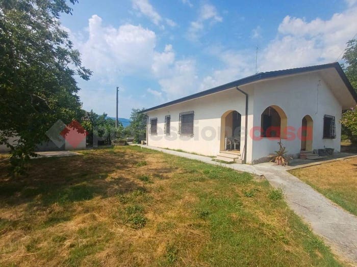 Casa con 5 locali in vendita in VIA CASILINA SNC, Ceprano