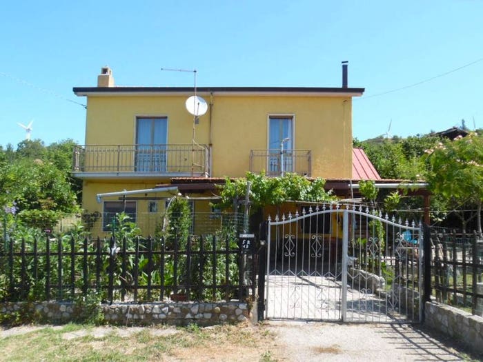 Casa quadrilocale in vendita in Rocca San Felice