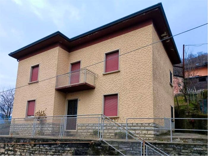 Casa quadrilocale in vendita in via Resegone, Ca' Previtali, Berbenno