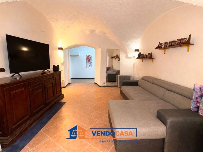 Appartamento trilocale in vendita in Via Giosuè Carducci, Porto Maurizio, Imperia