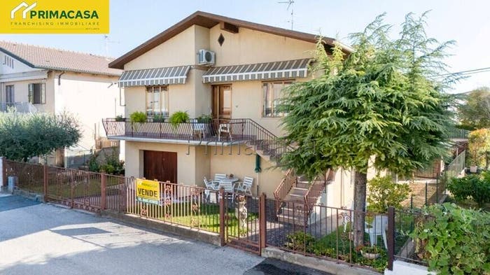 Casa quadrilocale in vendita in Vicolo Molini, Centro, Zimella