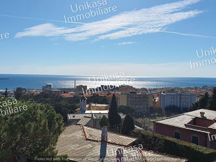 Casa con 10 locali in vendita in Via Loreto, Savona