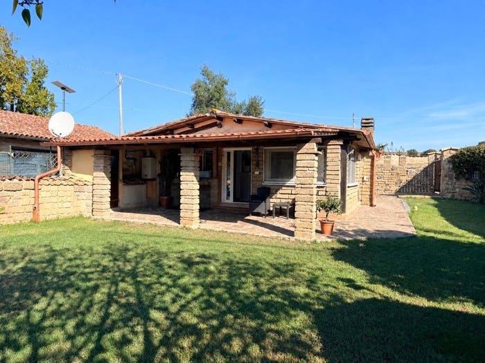 Casa trilocale in vendita in Via Po, Trevignano Romano