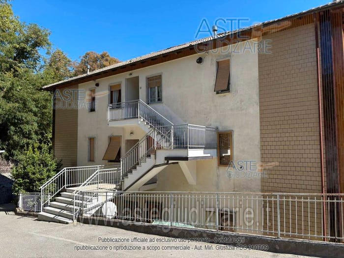 Appartamento quadrilocale in vendita in Via Pietra Torriglia GE Italia, Centro, Torriglia