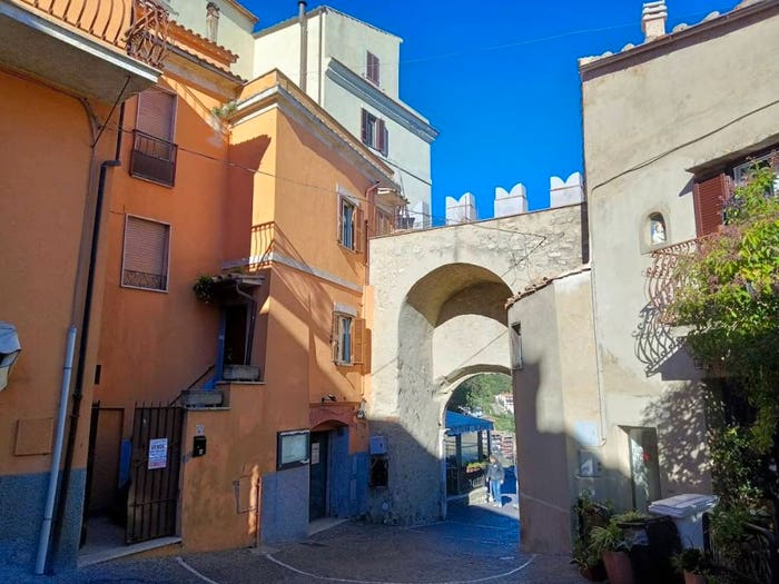 Appartamento trilocale in vendita in Piazza Principe di Piemonte, Sant'Oreste