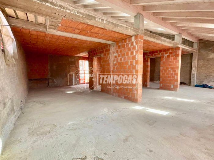 Appartamento con 6 locali in vendita in Via Edmondo de Amicis a, Centro, Guastalla