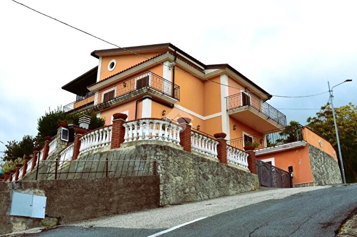 Casa con 6 locali in vendita in Via Sp, Fuscaldo
