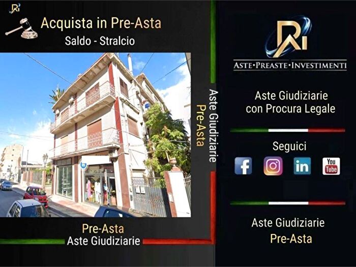 Appartamento con 6 locali in vendita in Corso della Repubblica, Centro, Siderno