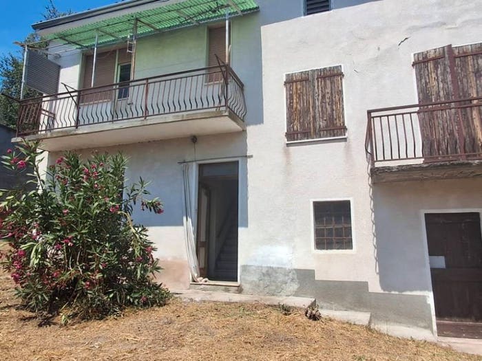 Casa con 6 locali in vendita in Via San Carpoforo, Cantavenna, Gabiano