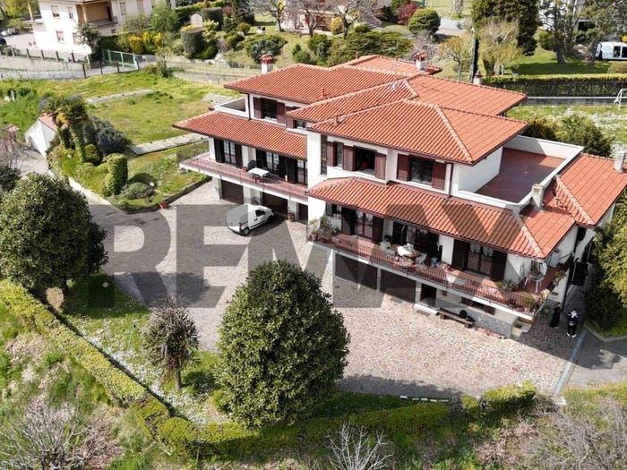 Appartamento quadrilocale in vendita in via maggio, Viganò