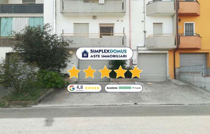Appartamento con 6 locali in vendita in DELLE QUERCE, Centro, Atella