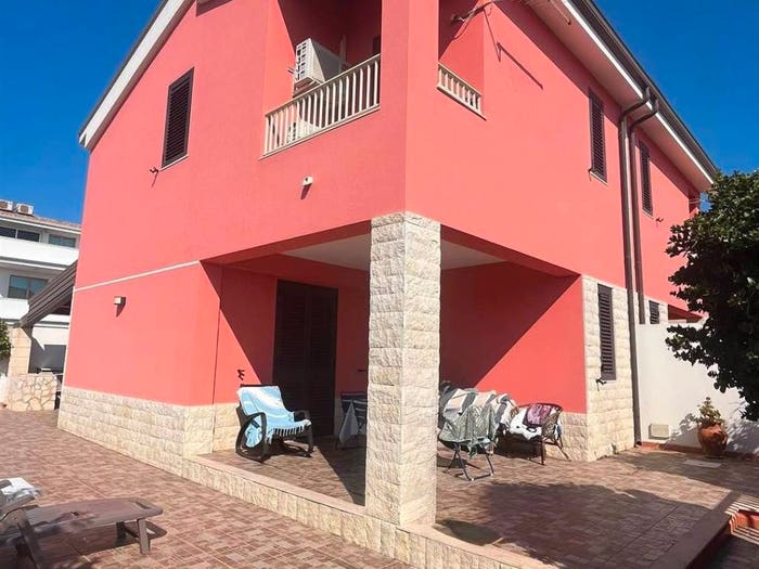 Casa quadrilocale in vendita in Viale Pozzo Antico, Noto