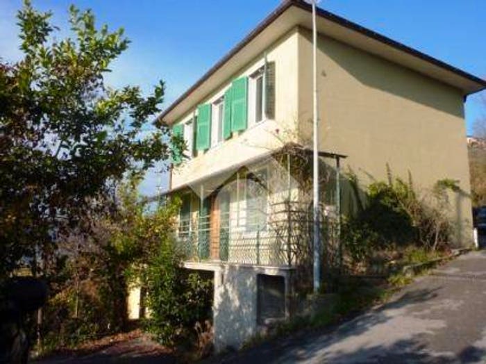 Casa con 5 locali in vendita in Via Nino Perazzo, San Colombano Certenoli