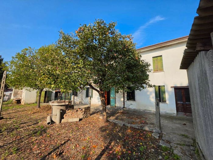 Casa con 5 locali in vendita in via gorzone destro, Sant'Urbano