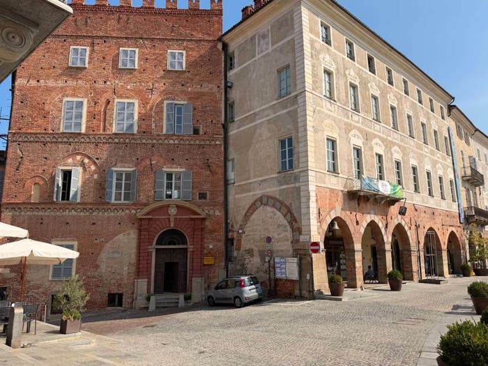 Casa con 6 locali in vendita in via Carassone, Piazza, Mondovì