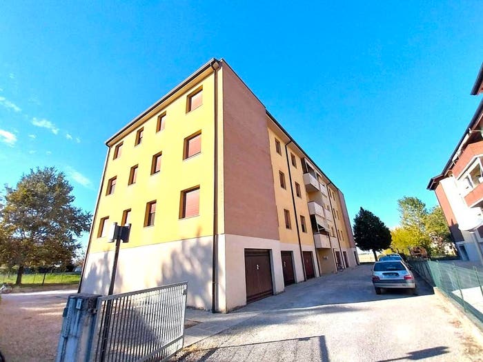 Appartamento quadrilocale in vendita in via Costrignano, Centro, Finale Emilia