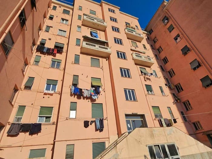 Appartamento trilocale in vendita in Borzoli, Genova