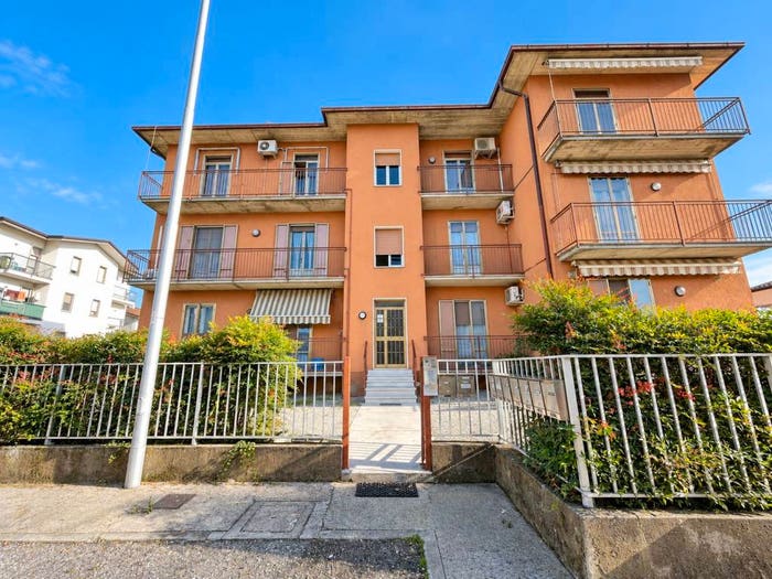 Appartamento trilocale in vendita in Via Vincenzo Bellini, Centro, Goito