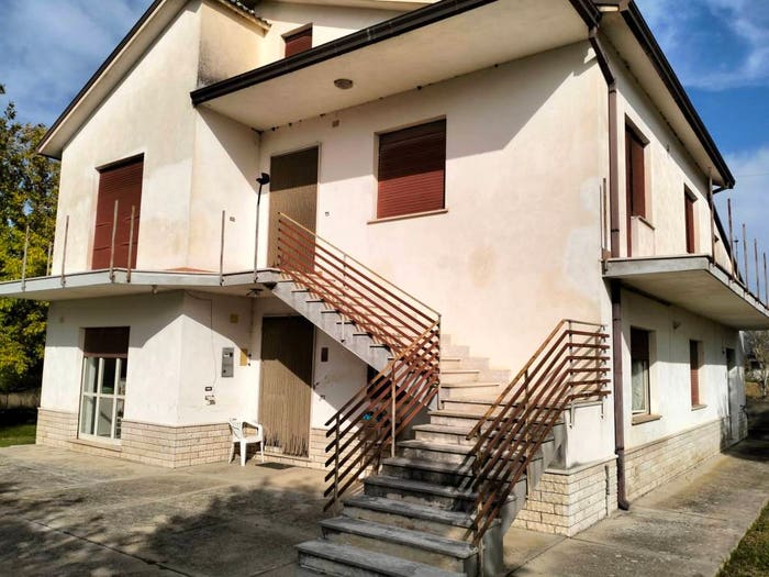Casa con 6 locali in vendita in via del soldato, Colfelice