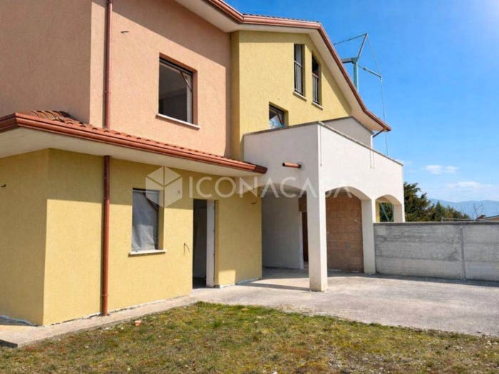 Casa con 5 locali in vendita in Via San Pietro, Magliano De'Marsi, Magliano de' Marsi