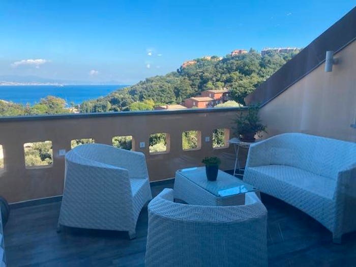 Casa trilocale in vendita in Via della Pineta, Pineta, Arenzano