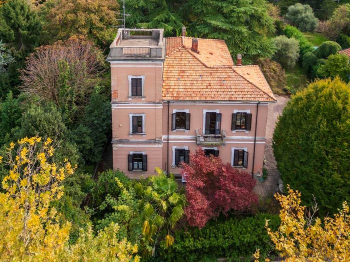 Casa con 6 locali in vendita in Via Giuseppe Garibaldi, Caronno Varesino