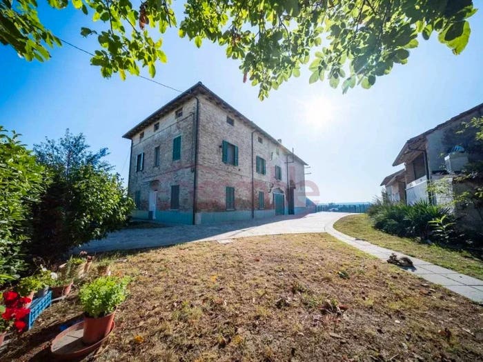 Appartamento con 5 locali in vendita in Frazione Diolo, Soragna