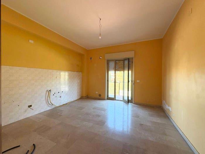Appartamento con 6 locali in vendita in Via Francesco Petrarca, Centro, Barcellona Pozzo di Gotto
