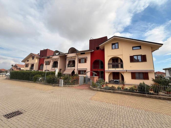 Appartamento bilocale in vendita in Via Umberto I, Piscina