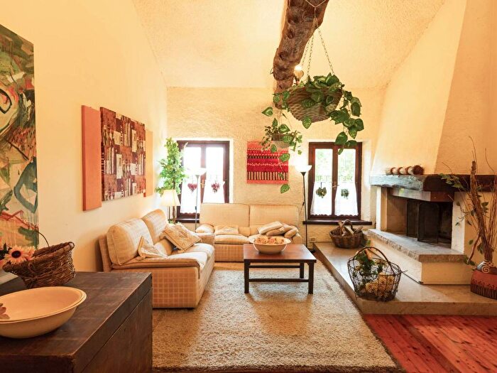 Casa con 6 locali in vendita in Via del Bon, Udine