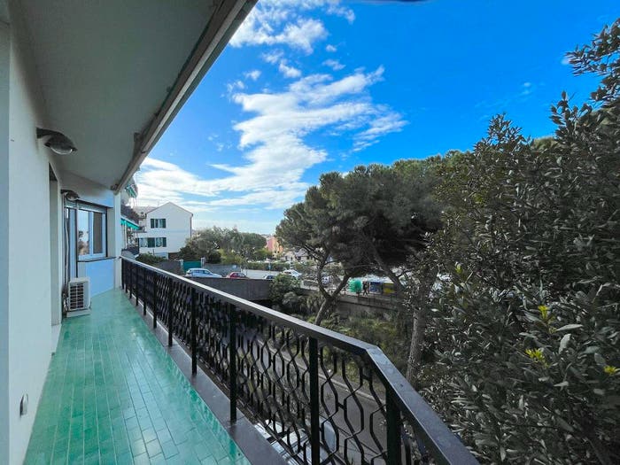 Appartamento quadrilocale in vendita in Via Giuseppe Mendozza, Quarto, Genova