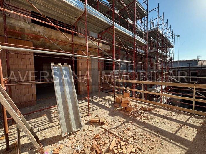 Appartamento trilocale in vendita in Via Marconi, Parete