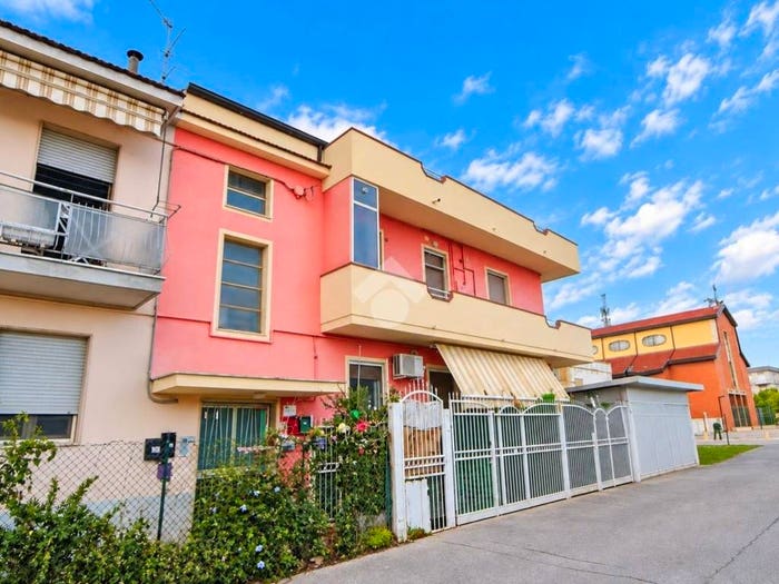 Appartamento trilocale in vendita in Via Vella, Tiburtina, Pescara