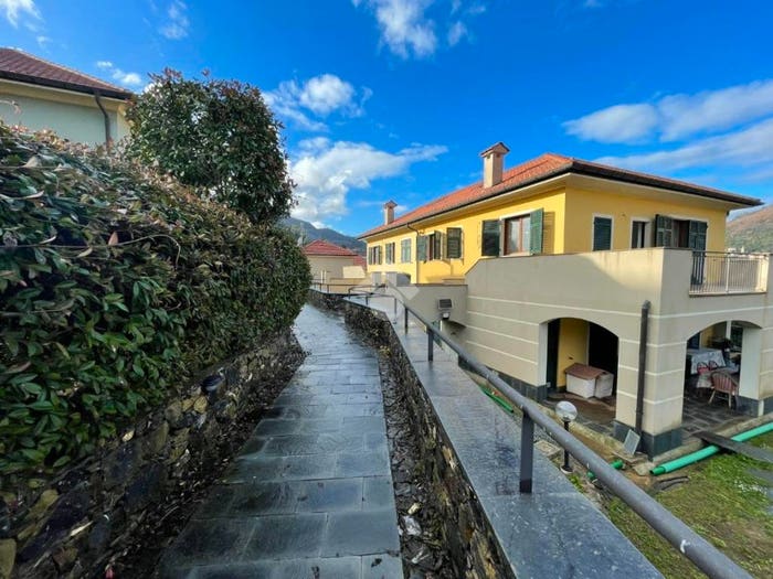 Appartamento trilocale in vendita in Via Giovanni da Verazzano, Struppa, Genova