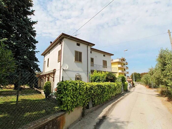 Casa con 6 locali in vendita in Via Xxviii Settembre, Contrada dei Tigli Via degli Oleandri, Alba Adriatica