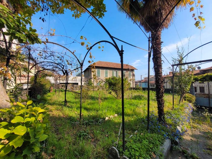 Casa con 6 locali in vendita in Via Strecciolo, Lucino, Montano Lucino