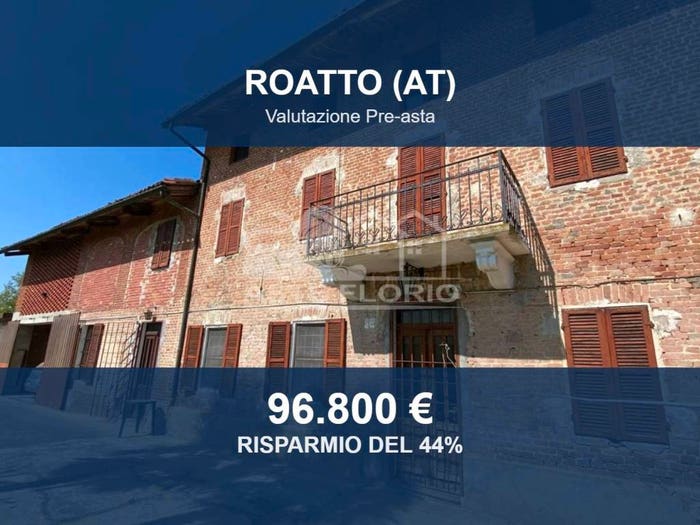 Casa con 6 locali in vendita in Frazione Briassa, Roatto