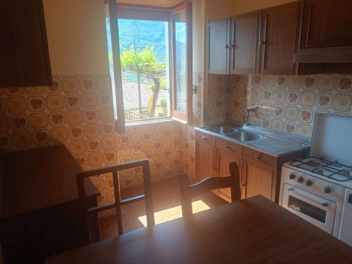 Appartamento quadrilocale in vendita in Via della Madonna, Vallecorsa