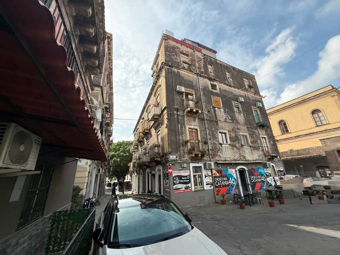 Appartamento quadrilocale in vendita in via Idria, Centro Storico, Catania
