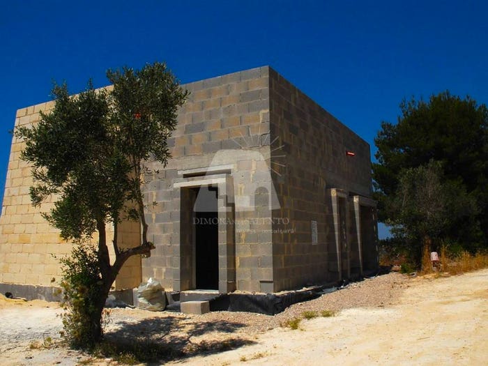 Casa trilocale in vendita in Strada Comunale Mattara, Castrignano del Capo