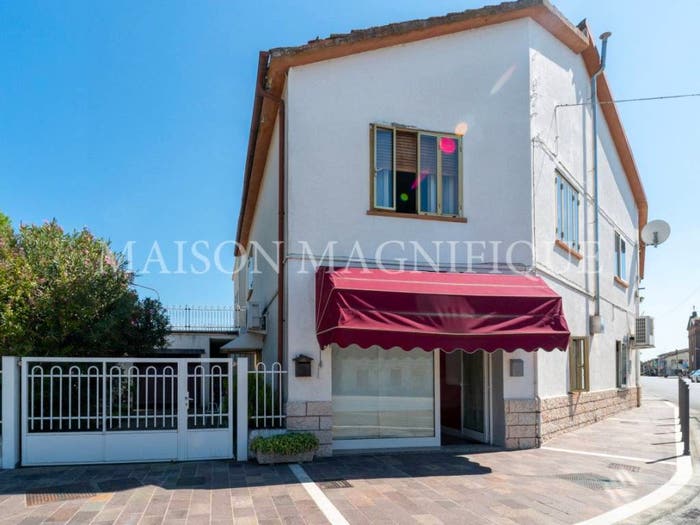 Appartamento trilocale in vendita in Piazza Vittorio Veneto, Bosco Mesola, Mesola