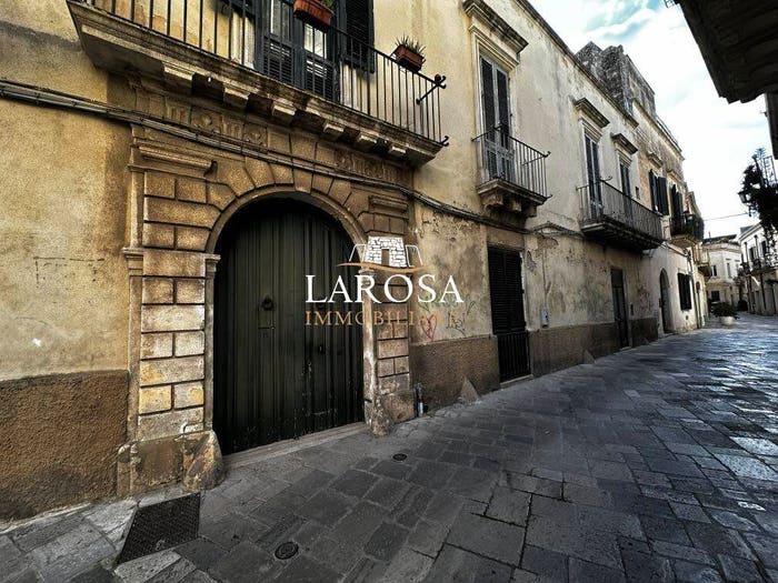 Appartamento con 6 locali in vendita in antonio galateo, Centro Storico, Lecce
